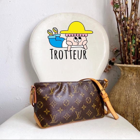 💖Auth Louis Vuitton Trotteur Monogram crossbody❣️